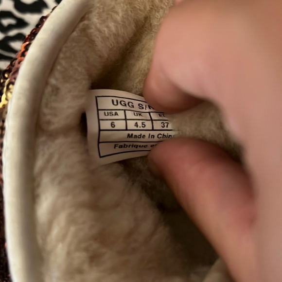 UGG boots fur on the inside. sequins change color on how they are flipped. - Picture 3 of 3